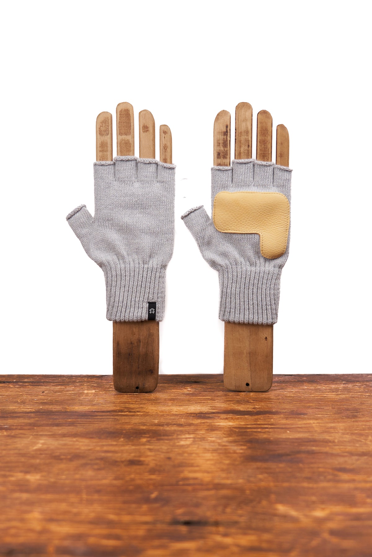 Merino Wool and Recycled PET Fingerless Gloves With Natural Deer - FOG