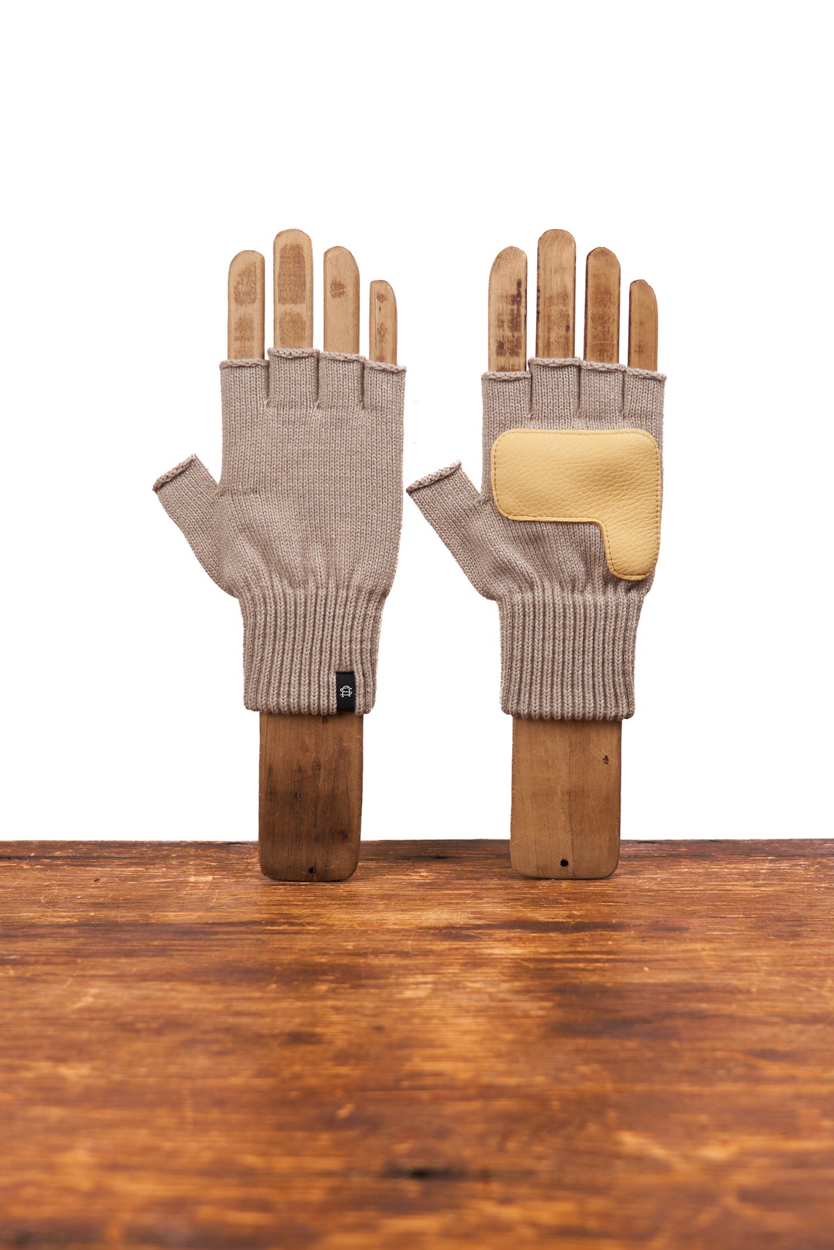 Merino Wool and Recycled Polyester Fingerless Gloves With Natural Deer - HEMP