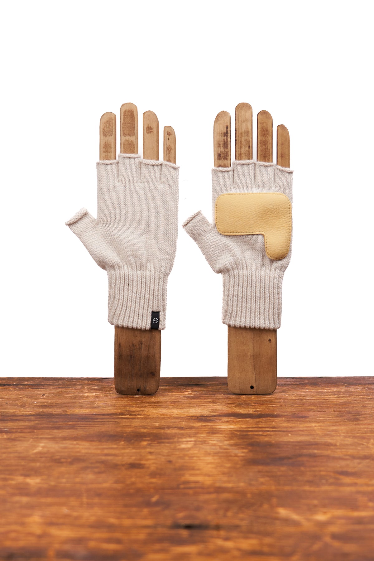 Merino Wool and Recycled PET Fingerless Gloves With Natural Deer - MUSHROOM